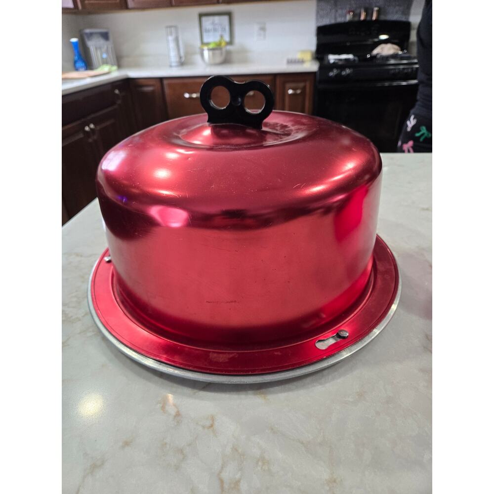 Vintage Red Anodized Regal Ware Aluminum Cake Carrier Kewaskum WI Baking Serving